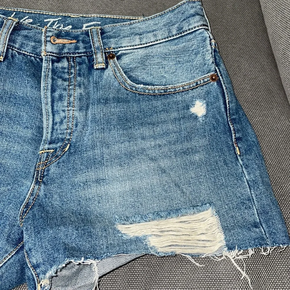 NWT Free People jean shorts size 26. Distressed
